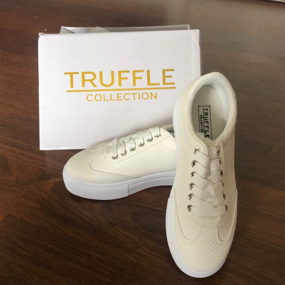 NWT White platform faux leather shoes